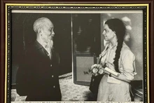 Madeleine Riffaud (derecha) es un modelo de dedicación y altruismo, lo que pone de relieve su papel crucial en la lucha de Vietnam por la independencia y la unidad. (Foto: Archivo) 