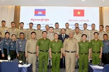 Delegados participantes en la cita (Foto: dangcongsan.vn)