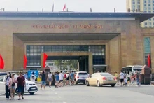 En la puerta fronteriza internacional de Mong Cai (Foto: sggp.org.vn)