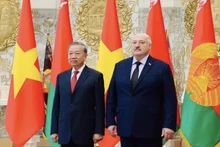 El secretario general del Partido Comunista de Vietnam, To Lam (izquierda) y el presidente bielorruso, Aleksandr Lukashenko. (Foto: VNA)