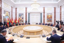 [Foto] Líder partidista vietnamita se reúne con presidente bielorruso 