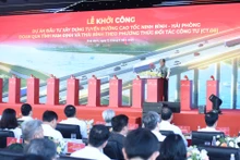 [Foto] Primer ministro vietnamita asiste a acto de inicia de construcción de autopista en provincia de Thai Binh