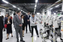 El embajador estadounidense en Vietnam, Marc E. Knappe, visita Hai Phong (Foto: VNA)