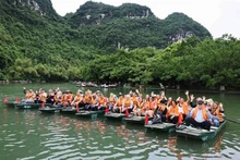 Turistas en el complejo turístico de Trang An. (Foto: VNA)