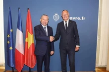 El secretario general del PCV y presidente de Vietnam, To Lam, y el alcalde de la ciudad francesa, Édouard Philippe