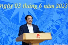 Premier vietnamita preside reunión del Comité Directivo para Prevención y Control del Covid-19