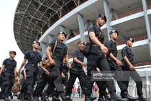 Indonesia despliega policías en el estadio de Bung Karno, en Yakarta. (Fotografía: Getty Images)