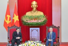 [Foto] Máximo dirigente partidista de Vietnam recibe a presidente de la Cámara de Representantes de Malasia