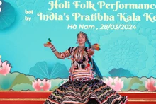 Performance de artista de la India en el programa. (Foto: baohanam.com.vn)