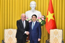 [Foto] Presidente vietnamita recibe a enviado especial del presidente palestino
