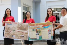 Entregan publicación informativa especial a lectores de Quang Nam
