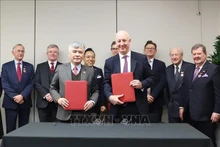 La Asociación de Amistad Vietnam-Reino Unido y la Red Vietnam-Reino Unido firman un nuevo memorando de entendimiento sobre la cooperación durante el período 2023-2028 (Foto:VNA)