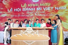 La inauguración del primer Festival de “Banh mi” vietnamita. (Foto: VNA)
