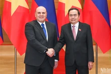 [Foto] Máximo dirigente legislativo vietnamita se reúne con premier ruso