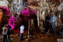 [Foto] Explorar la cueva de Bo Cung en provincia vietnamita de Thanh Hoa