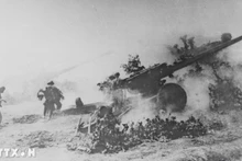 El 28 de marzo de 1975, la artillería del Ejército de Liberación bombardea de manera intensiva el aeropuerto militar de Da Nang. (Foto: VNA)