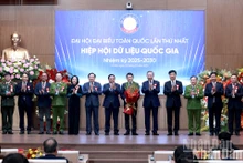 [Foto] Dirigentes vietnamitas asisten a primer Congreso de Asociación Nacional de Datos