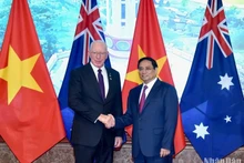 El primer ministro de Vietnam, Pham Minh Chinh (derecha), se reúne con el gobernador general de Australia, David Hurley (Foto: Nhan Dan)