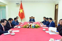 El primer ministro vietnamita, Pham Minh Chinh, sostuvo hoy conversaciones telefónicas con su homólogo chino, Li Qiang (Foto: VNA)