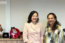 La subdirectora General de Ciencias Exactas y Naturales de la Unesco, Lidia Arthur Brito, y la embajadora Nguyen Thi Van Anh, representante permanente de Vietnam ante la Unesco (Foto: Nhan Dan)