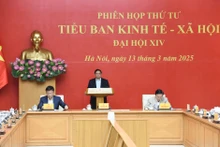 [Foto] Premier vietnamita preside reunión del Subcomité Socioeconómico del XIV Congreso Nacional del PCV