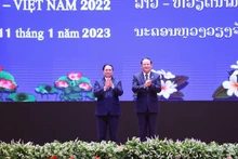 El primer ministro de Vietnam, Pham Minh Chinh, y su homólogo de Laos, Sonexay Siphandone, en el evento. 