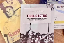 Prensa Latina presenta el libro “Fidel Castro, Nuestra sangre por Vietnam”. (Foto: VNA)
