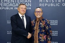 El Ministro de Comercio de Indonesia, Zulkifli Hasan (derecha) y miembro de la Junta de la Comisión Económica Euroasiática (CEE) y Ministro de Integración y Macroeconomía de la CEE, Sergei Glazyev (Fotografía: antaranews)