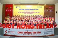 Honran en Vietnam a 100 donantes de sangre más destacados