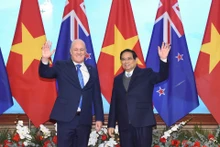 El primer ministro de Vietnam, Pham Minh Chinh, y el primer ministro de Nueva Zelanda, Christopher Luxon, antes de las conversaciones. (Foto: VNA)