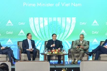 [Foto] Premier vietnamita asiste a sesión plenaria de alto nivel del segundo Foro del Futuro de la Asean
