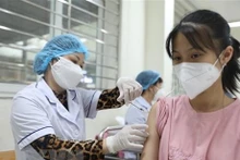Premier de Vietnam pide fortalecer medidas contra el Covid-19