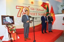 El embajador vietnamita Tran Quoc Khanh habla en la ceremonia (Foto: VNA)