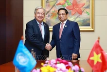 El primer ministro de Vietnam, Pham Minh Chinh y el secretario general de la Organización de las Naciones Unidas (ONU), Antonio Guterres (Foto: VNA)