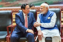 El primer ministro de Vietnam, Pham Minh Chinh, y su homólogo indio, Narendra Modi (Foto: baochinhphu.vn)