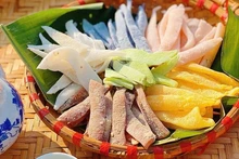 Coloridas conservas de coco (Foto proporcionada por Nguyen Thi Thom)