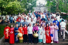 Vietnamitas en ultramar regresan a casa para conmemorar a fundadores de la nación (Foto:nld.com.vn)