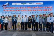 En la ceremonia de recepción del primer vuelo que conecta Seúl y Thua Thien-Hue (Foto: VNA)