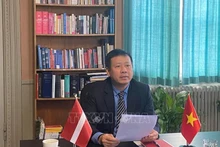 El embajador vietnamita Tran Van Tuan interviene. (Foto: VNA)