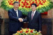 El presidente vietnamita Luong Cuong (der.) y el secretario general del Comité Central del Partido Comunista de China (PCCh) y presidente de ese país, Xi Jinping. (Foto: Nhan Dan)
