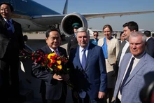 El presidente de la Asamblea Nacional de Vietnam, Tran Thanh Man, llega al Aeropuerto Internacional de Vnukovo, Moscú. (Foto:VNA)