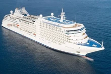 El crucero Silver Muse arriba al puerto de Nha Trang. (Fotografía: VNA)