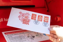 Australia Post emite una edición especial de sellos coleccionables para celebrar el Año Nuevo Lunar del Dragón. (Fotografía: Correo de Australia)