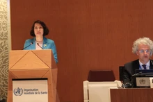La viceministra de Salud de Vietnam Nguyen Thi Lien Huong habla en el evento. (Fotografía: VNA)