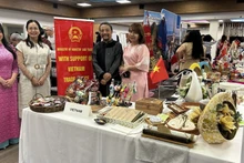 El stand vietnamita en la feria benéfica. (Fotografía: VNA)