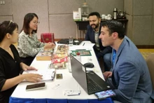 Los empresarios vietnamitas participantes en el programa pasan cursos de capacitación.