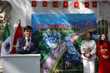 El embajador Nguyen Hoanh Nam habla en el evento. (Fotografía: VNA)
