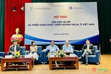 Delegados en el seminario científico sobre la cultura islámica y las perspectivas de la industria Halal en Vietnam. (Fotografía: qdnd.vn)