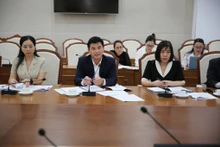 Líderes de Servicio de Cultura y Deporte de Quang Ninh en el encuentro.