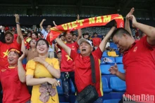 [Foto] Aficionados celebran la segunda victoria de selección Sub-22 vietnamita